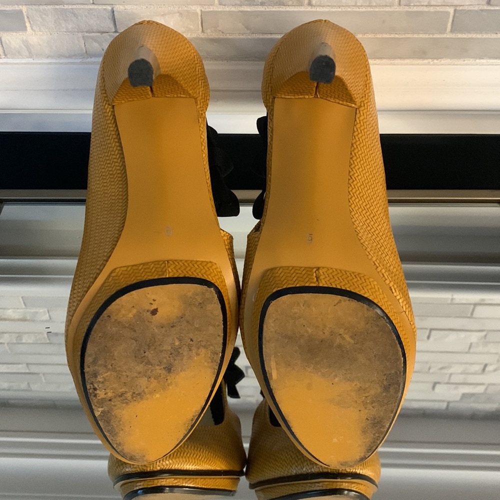 Lela Rose (For Payless) heels w/ black bow accent! Mustard color/weave pattern! - Picture 4 of 10